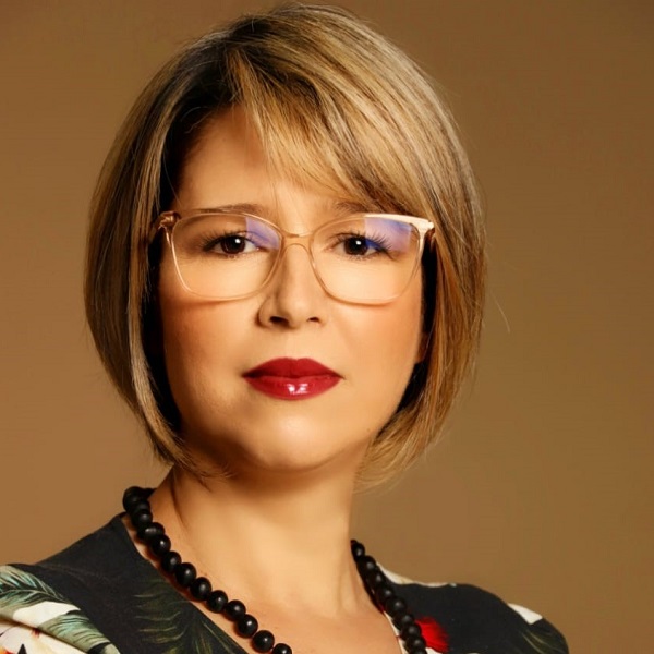 Profa. Esp. Andrea Guzzo Pereira